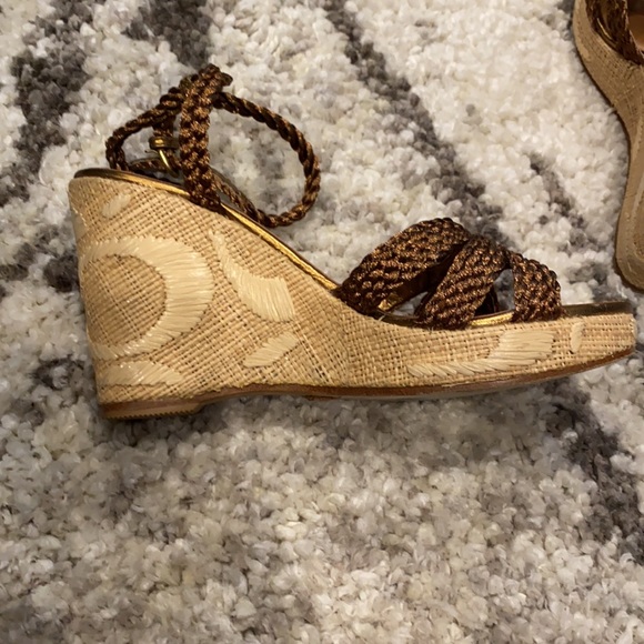 Coach - Picture 2 of 4